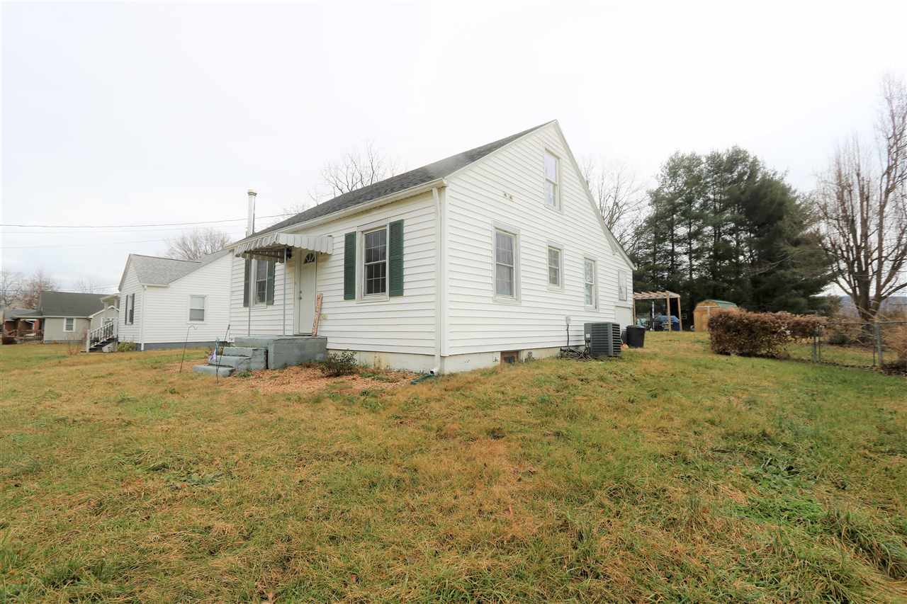 1854 Lyndhurst Road Waynesboro, VA 22980 - Photo 3 of 36 Gallery Image 3