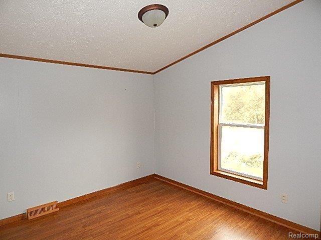 8690 Buell Road Millington, MI 48746 - Photo 10 of 29 262-162149 - Bedroom (2).JPG