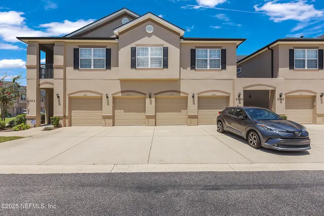 $1,600 | 12301 Kernan Forest Boulevard, Unit 2702, Jacksonville, FL 32225