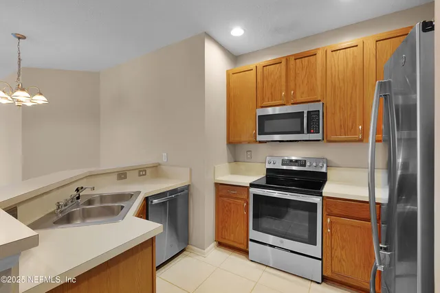 $1,600 | 12301 Kernan Forest Boulevard, Unit 2702, Jacksonville, FL 32225