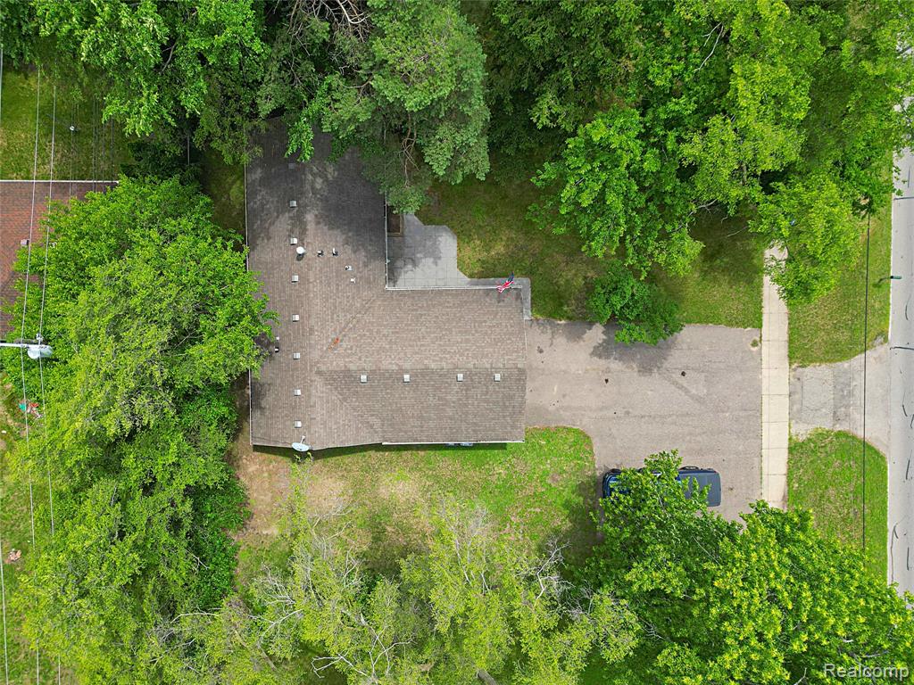 19554 Farmington Road Livonia, MI 48152 - Photo 5 of 40