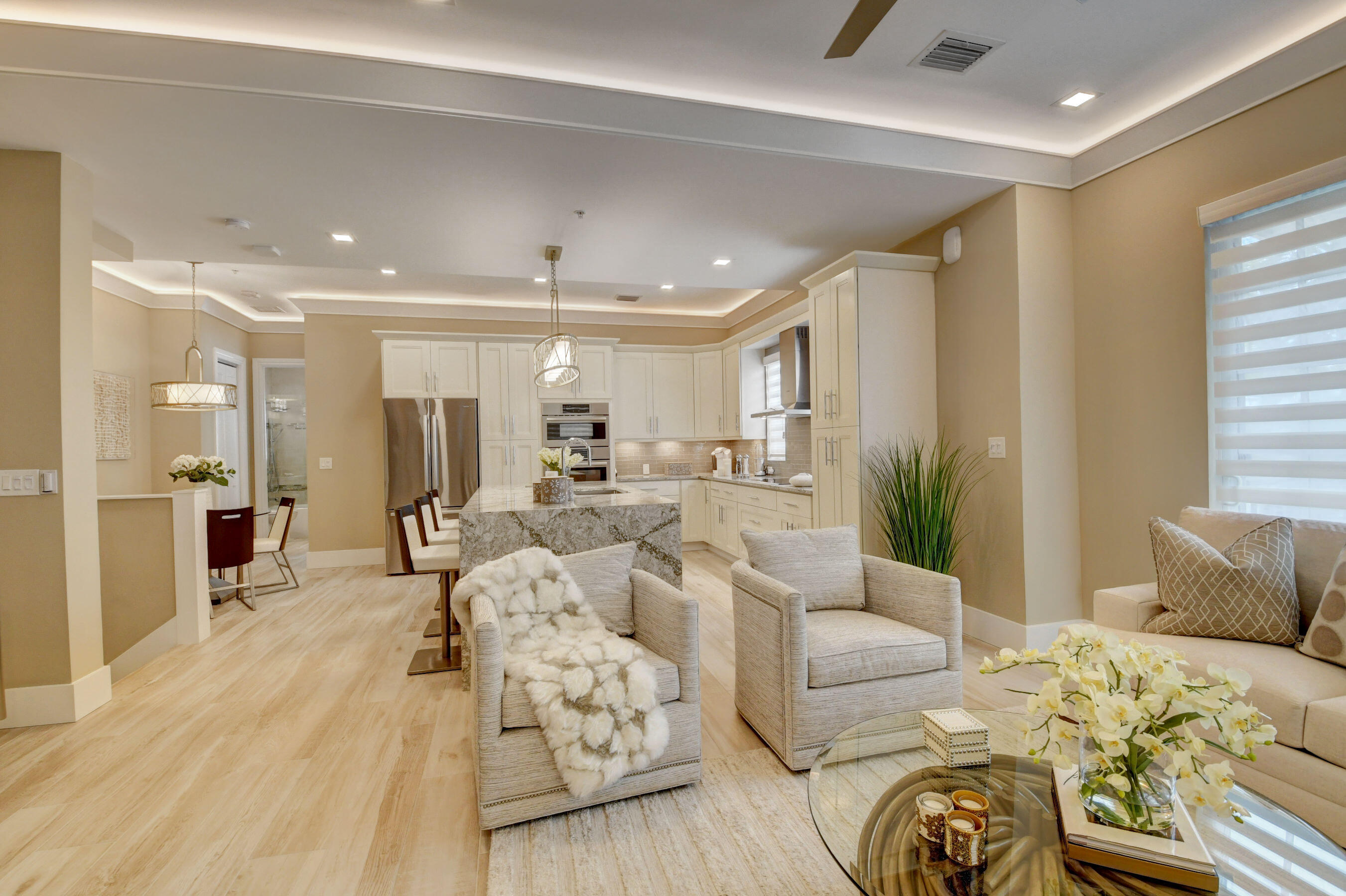 150 Northeast 6th Avenue, Unit R Delray Beach, FL 33483 - Photo 12 of 61 DSC_9680_1_2_3_4