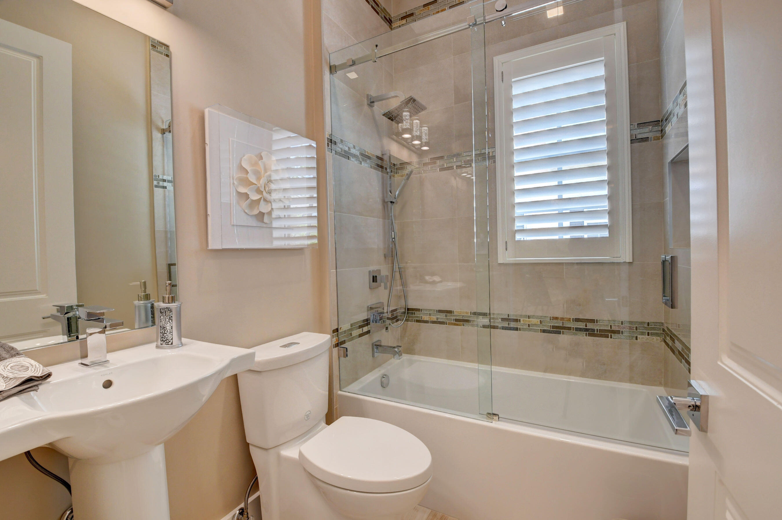 150 Northeast 6th Avenue, Unit R Delray Beach, FL 33483 - Photo 27 of 61 DSC_9760_1_2_3_4