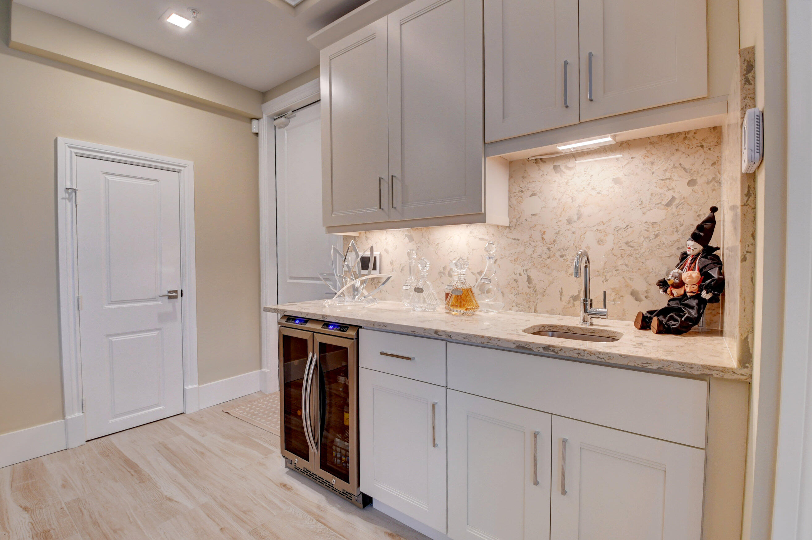 150 Northeast 6th Avenue, Unit R Delray Beach, FL 33483 - Photo 6 of 61 DSC_9645_6_7_8_9