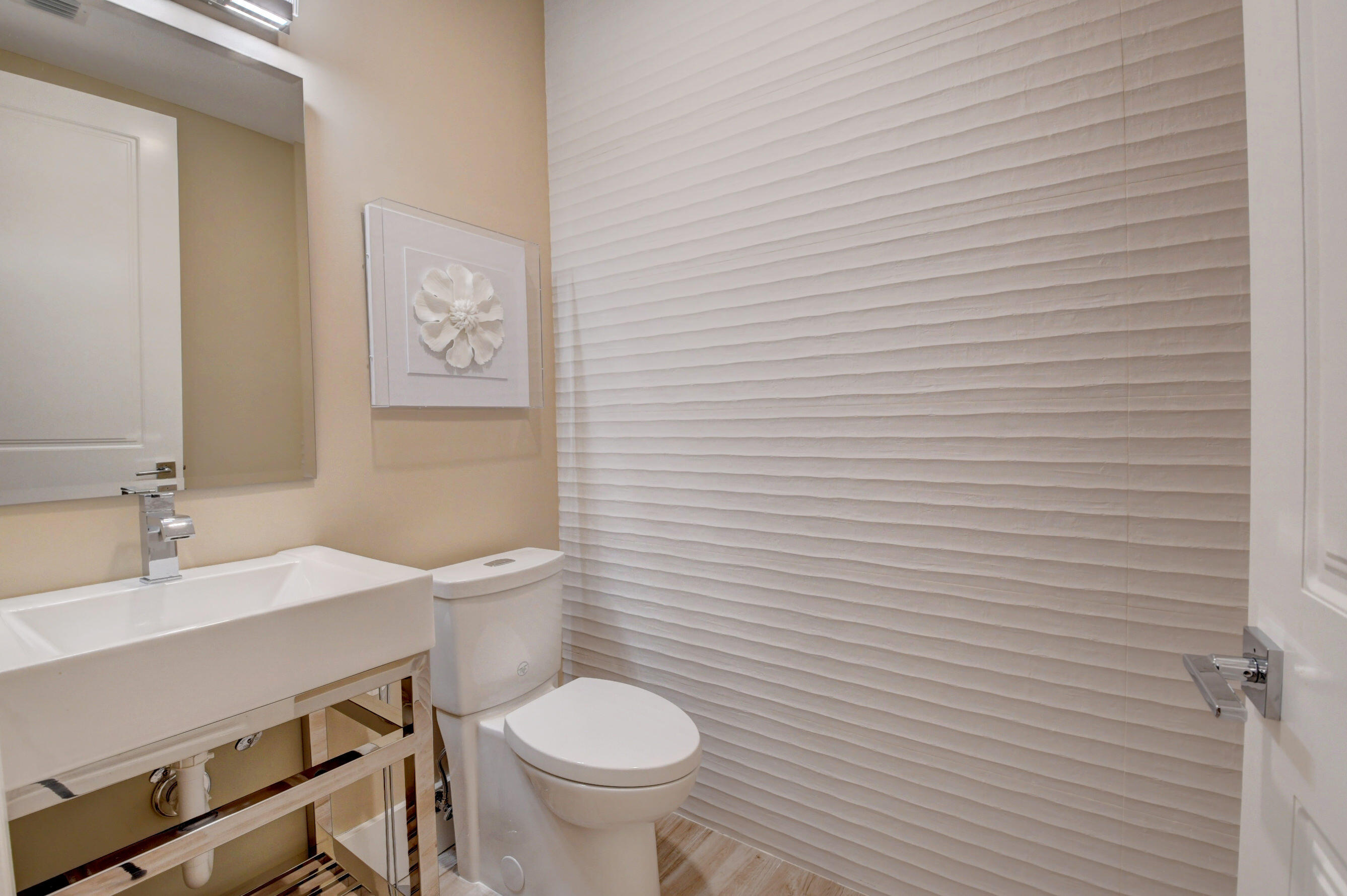 150 Northeast 6th Avenue, Unit R Delray Beach, FL 33483 - Photo 7 of 61 DSC_9655_6_7_8_9