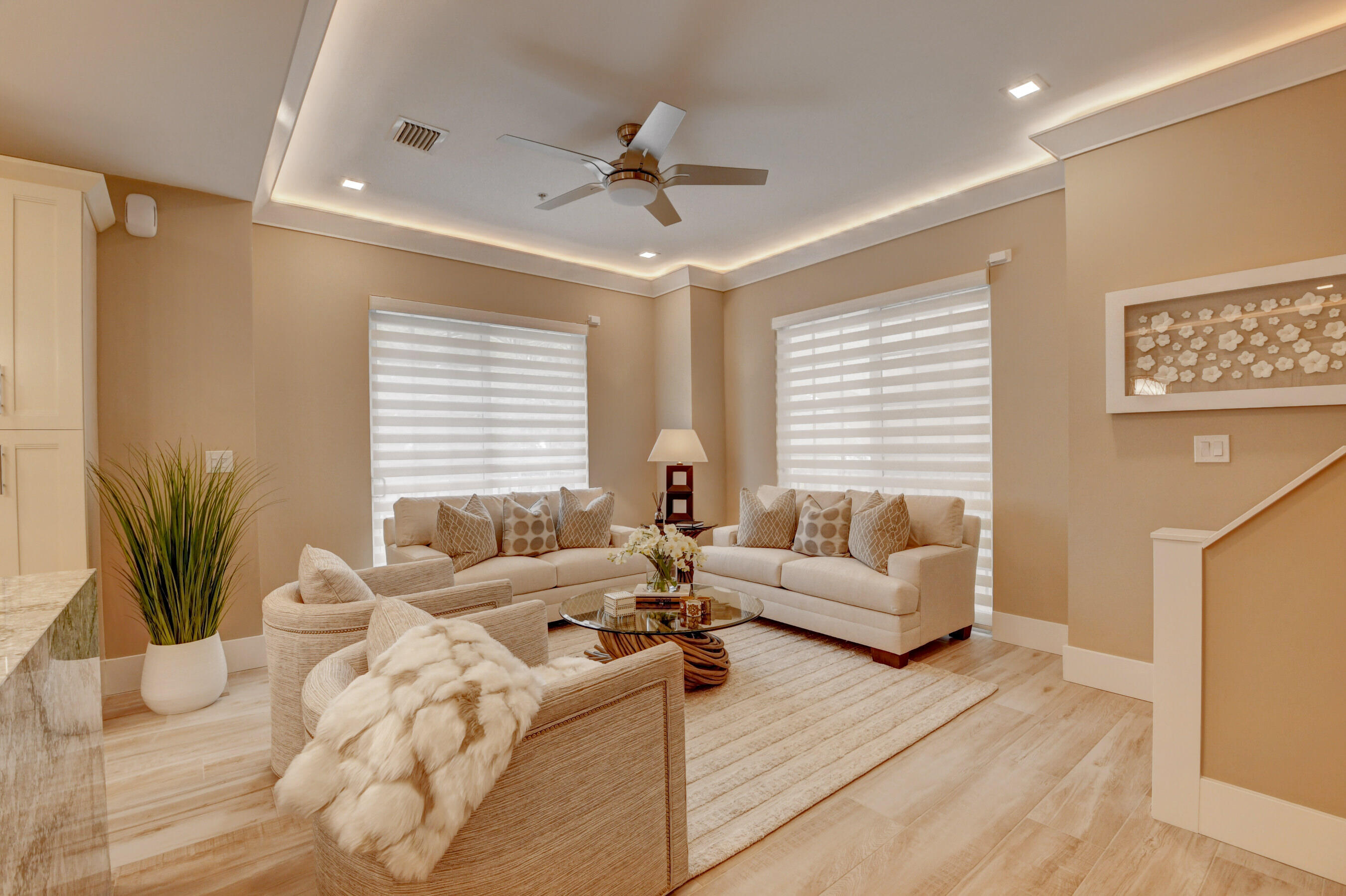 150 Northeast 6th Avenue, Unit R Delray Beach, FL 33483 - Photo 10 of 61 DSC_9670_1_2_3_4