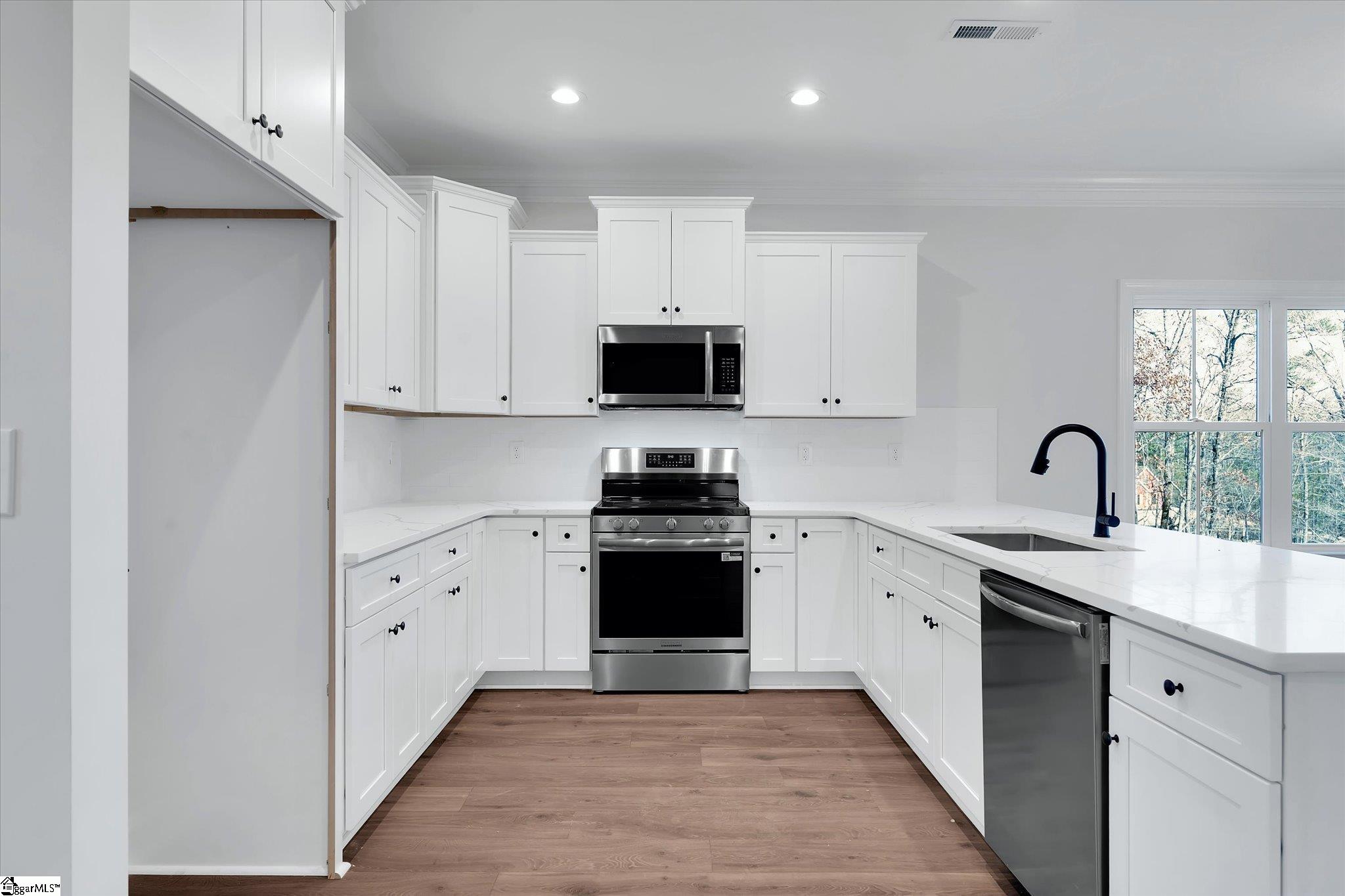 408 Falcons Lair W Drive Walhalla, SC 29691 - Photo 6 of 42