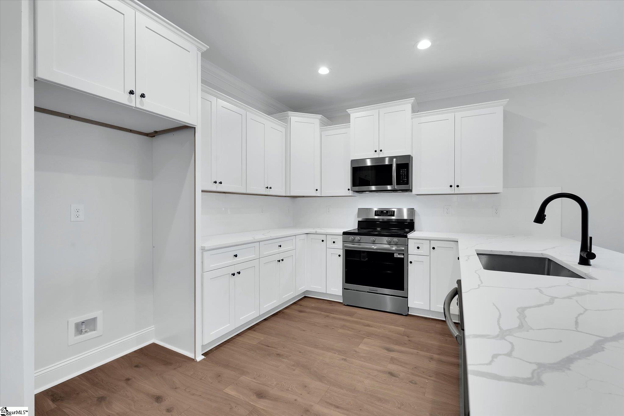 408 Falcons Lair W Drive Walhalla, SC 29691 - Photo 7 of 42