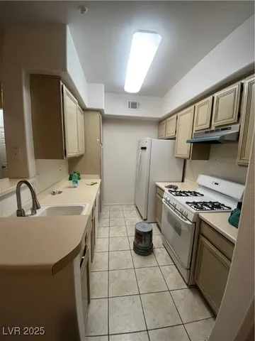 $1,450 | 7135 South Durango Drive, Unit 208, Las Vegas, NV 89113