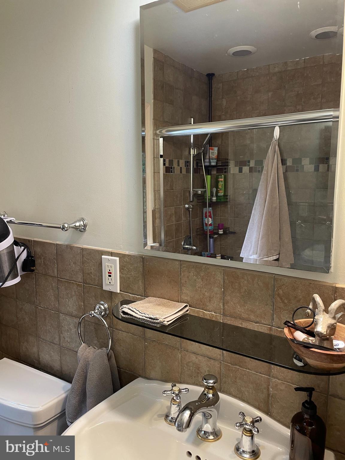 4411 Edgefield Road Kensington, MD 20895 - Photo 14 of 22 Primary en-suite full bath with shower