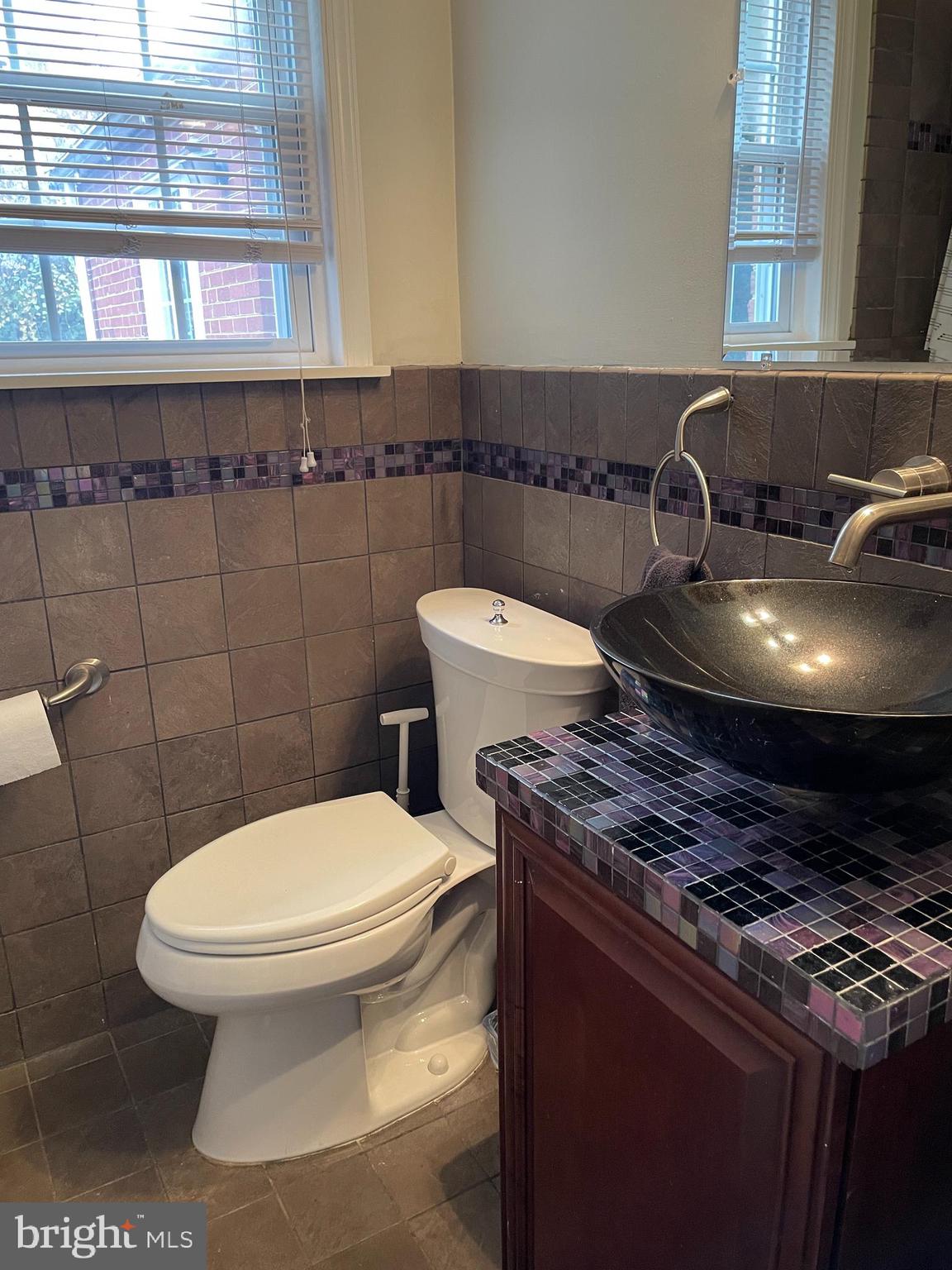 4411 Edgefield Road Kensington, MD 20895 - Photo 17 of 22 Main level hall full bathroom