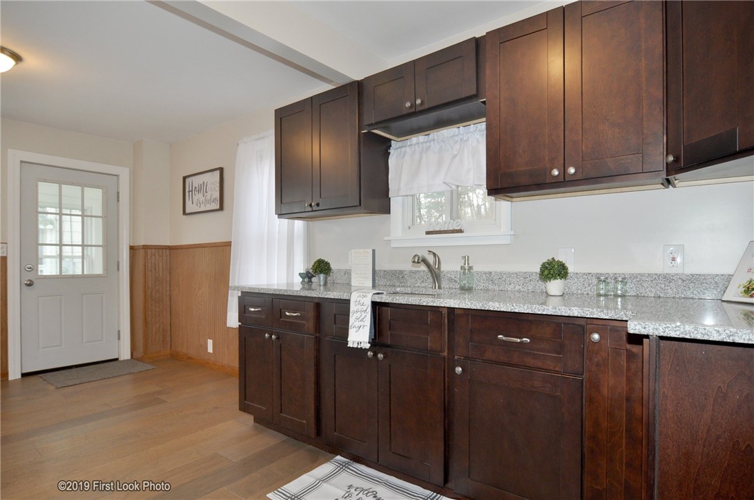 19 Greenville Road North Smithfield, RI 02896 - Photo 3 of 31 Gallery Image 3