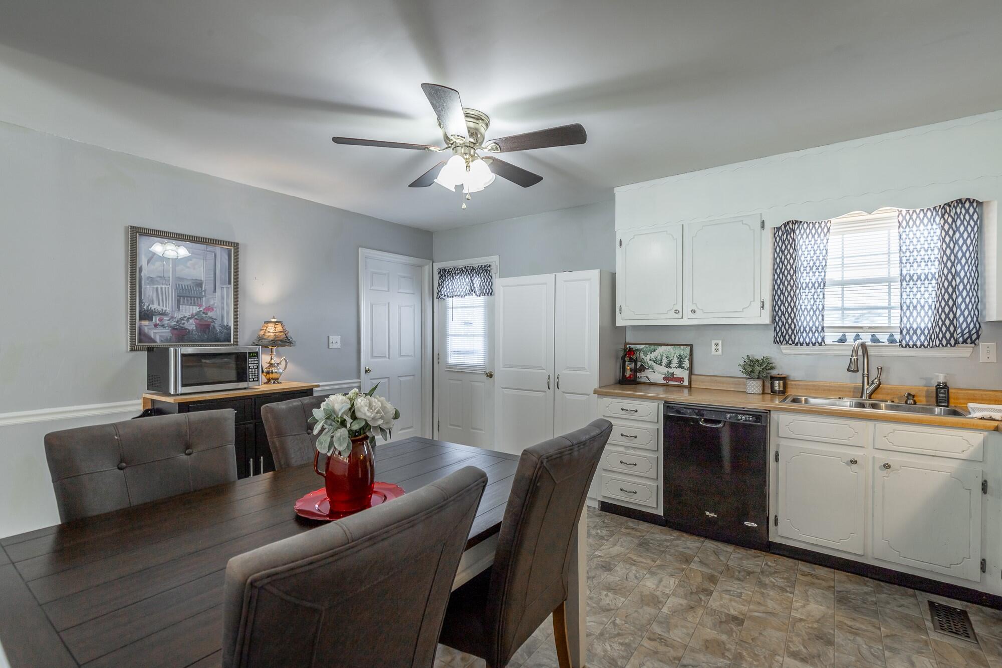 207 Smoketree Circle Ringgold, GA 30736 - Photo 16 of 31 207 Smoketree Circle HD-38