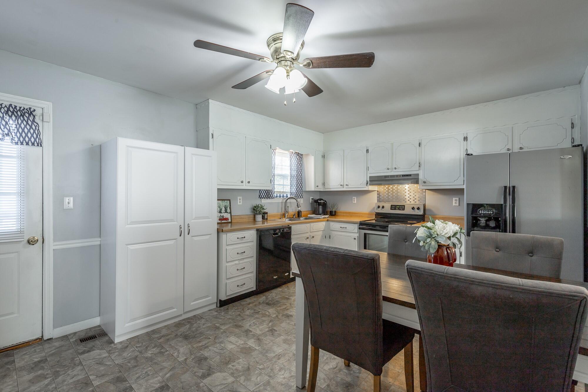 207 Smoketree Circle Ringgold, GA 30736 - Photo 17 of 31 207 Smoketree Circle HD-35