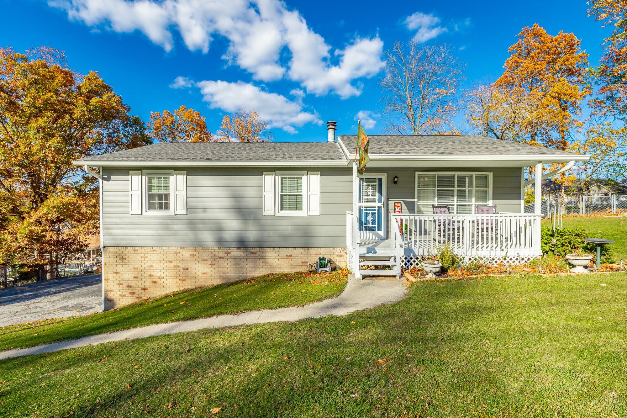 207 Smoketree Circle Ringgold, GA 30736 - Photo 2 of 31 207 Smoketree Circle HD-26