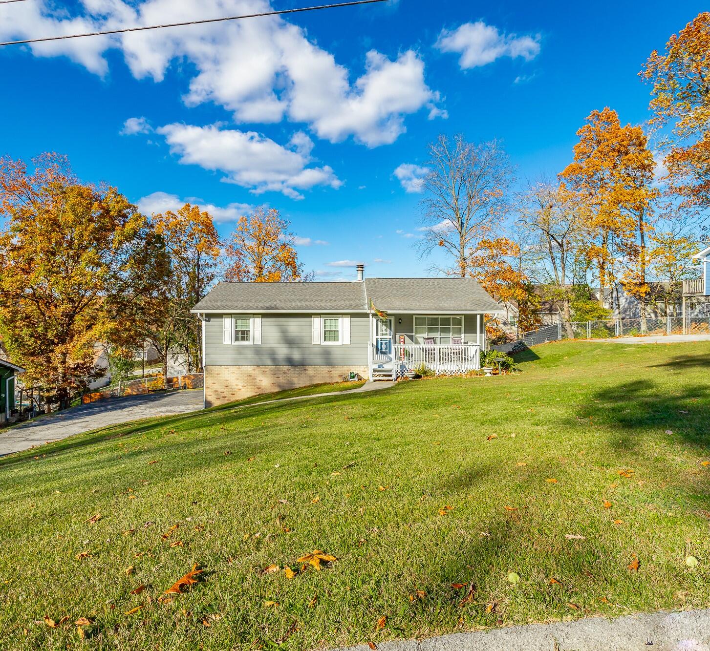 207 Smoketree Circle Ringgold, GA 30736 - Photo 4 of 31 207 Smoketree Circle HD-24