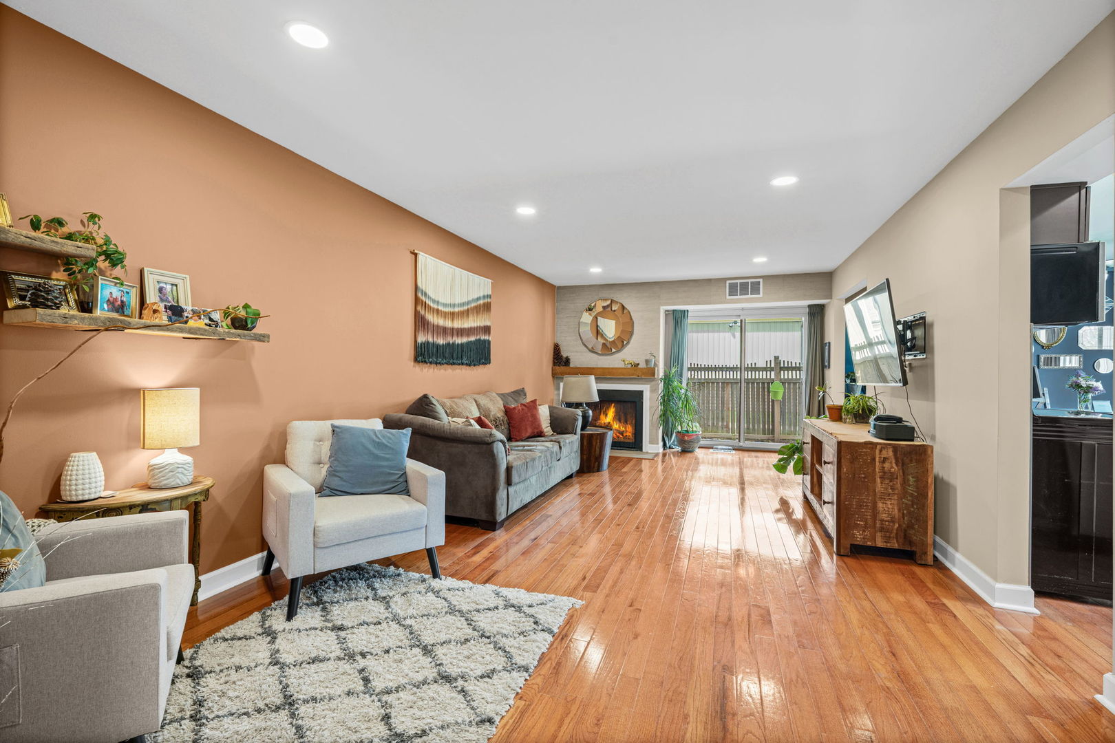 1477 South County Farm Road, Unit 11 Wheaton, IL 60189 - Photo 8 of 24