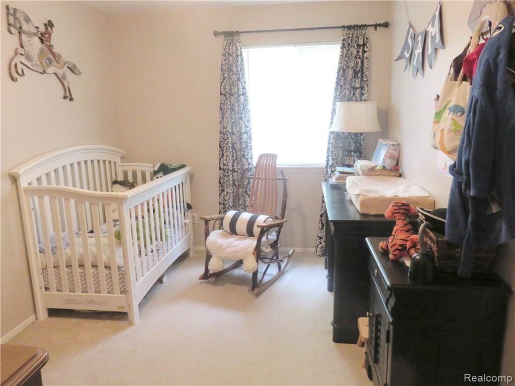 521 Utah Road Rochester Hills, MI 48307 - Photo 11 of 34