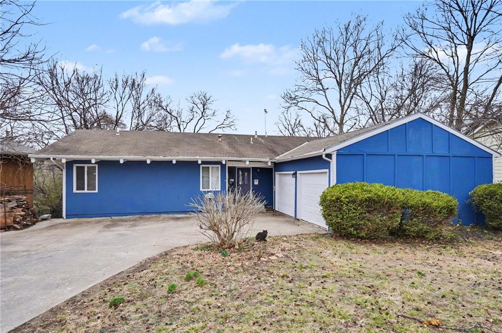 2933 Harvard Road Lawrence, KS 66049 - Photo 2 of 49