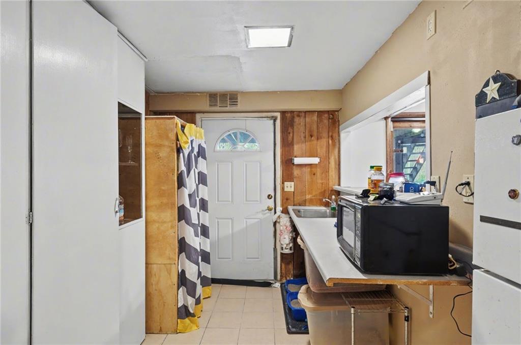 2933 Harvard Road Lawrence, KS 66049 - Photo 25 of 49