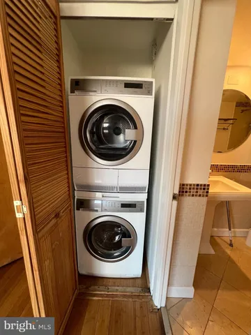 $2,400 | 1245 13th Street Northwest, Unit 811, Washington, DC 20005