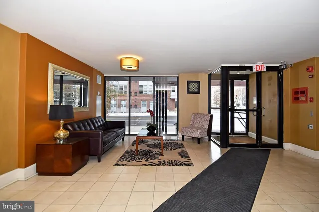 $2,400 | 1245 13th Street Northwest, Unit 811, Washington, DC 20005