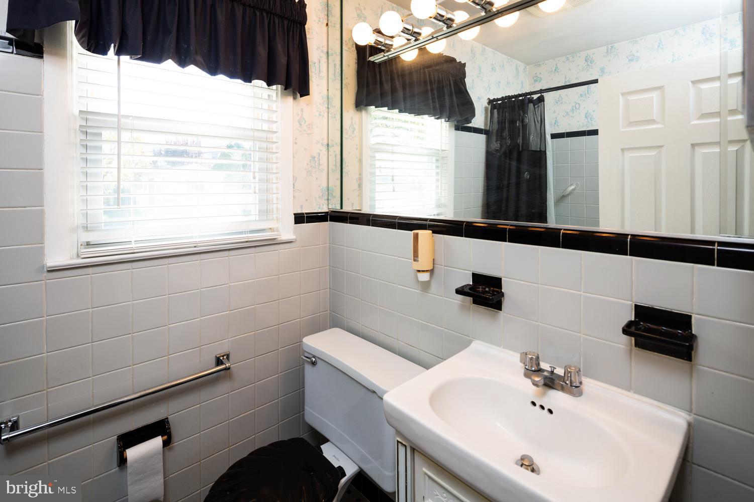 313 Lawrence Road Broomall, PA 19008 - Photo 11 of 22