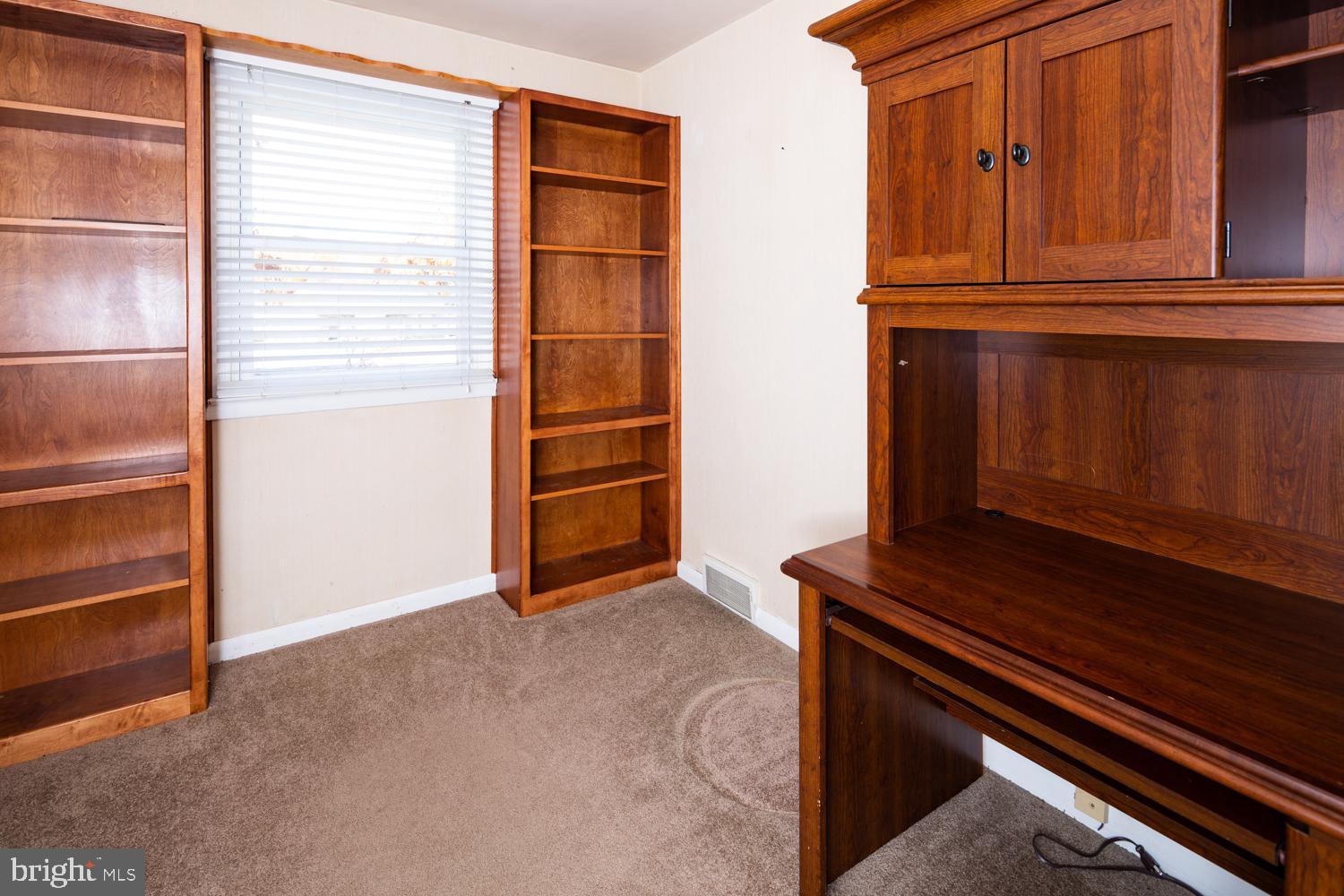 313 Lawrence Road Broomall, PA 19008 - Photo 7 of 22