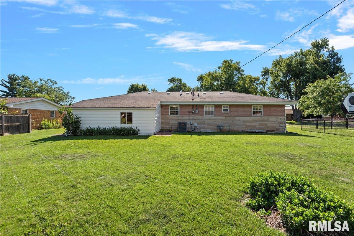 55 Bonnie Brook Road Chatham, IL 62629 - Photo 5 of 27
