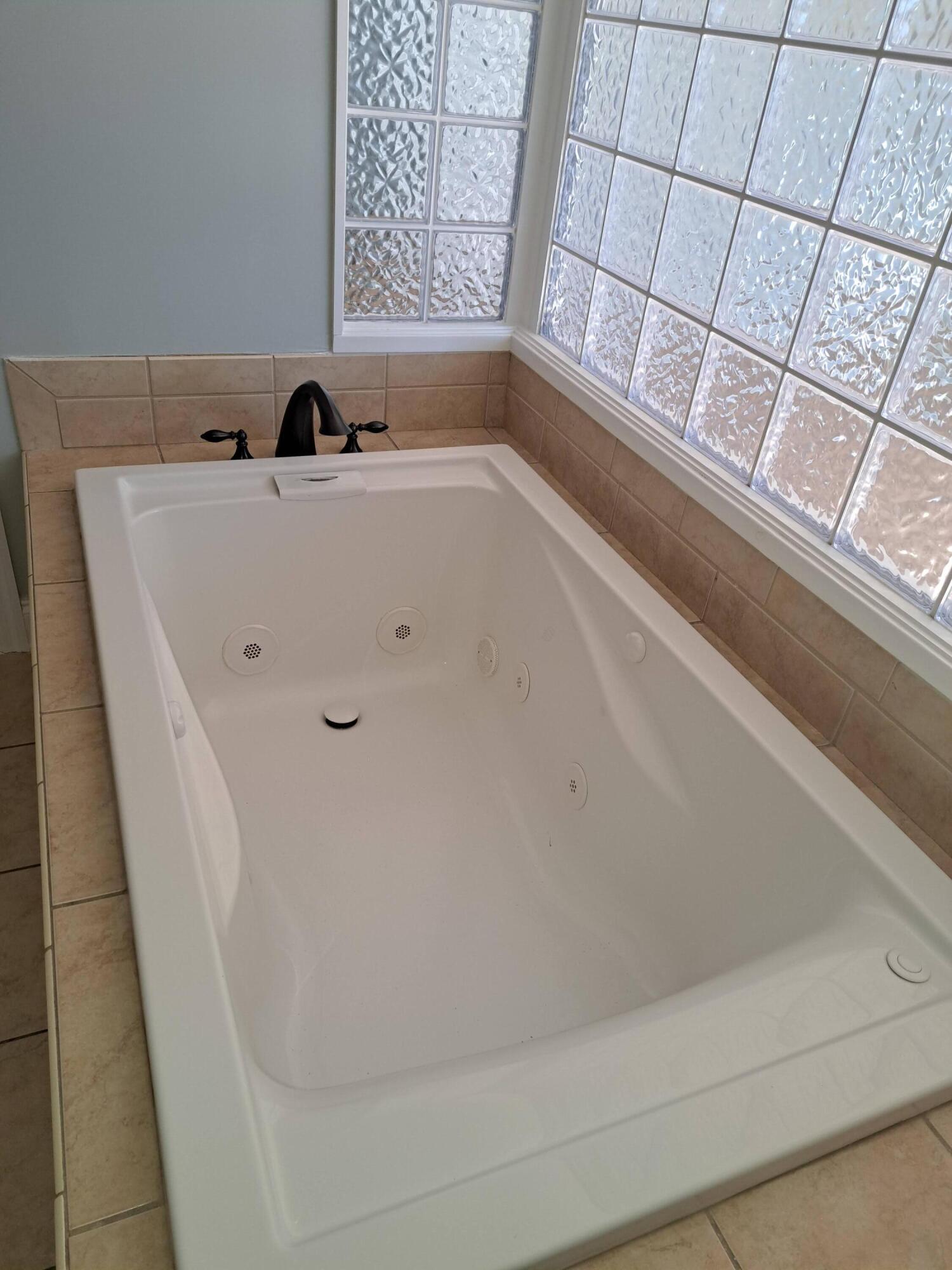 1027 East Recess Road Hanahan, SC 29410 - Photo 17 of 22 20251215_133043