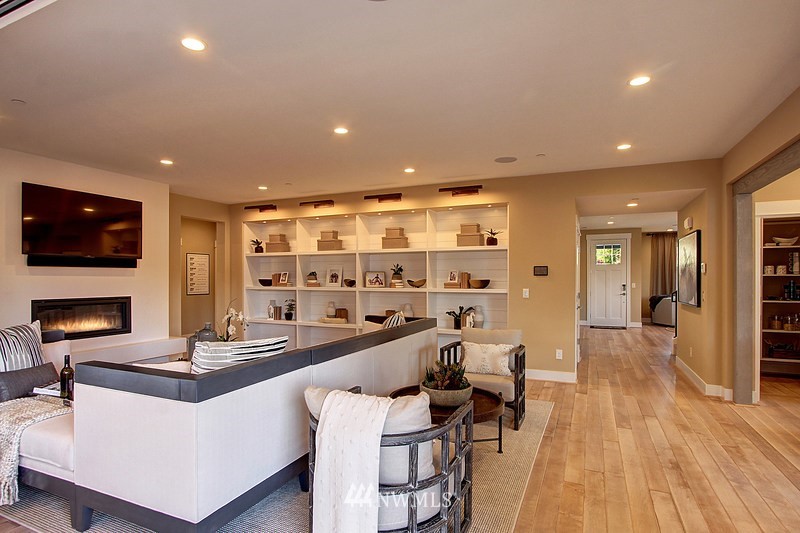 9325 Northeast 173rd Street Bothell, WA 98011 - Photo 4 of 16