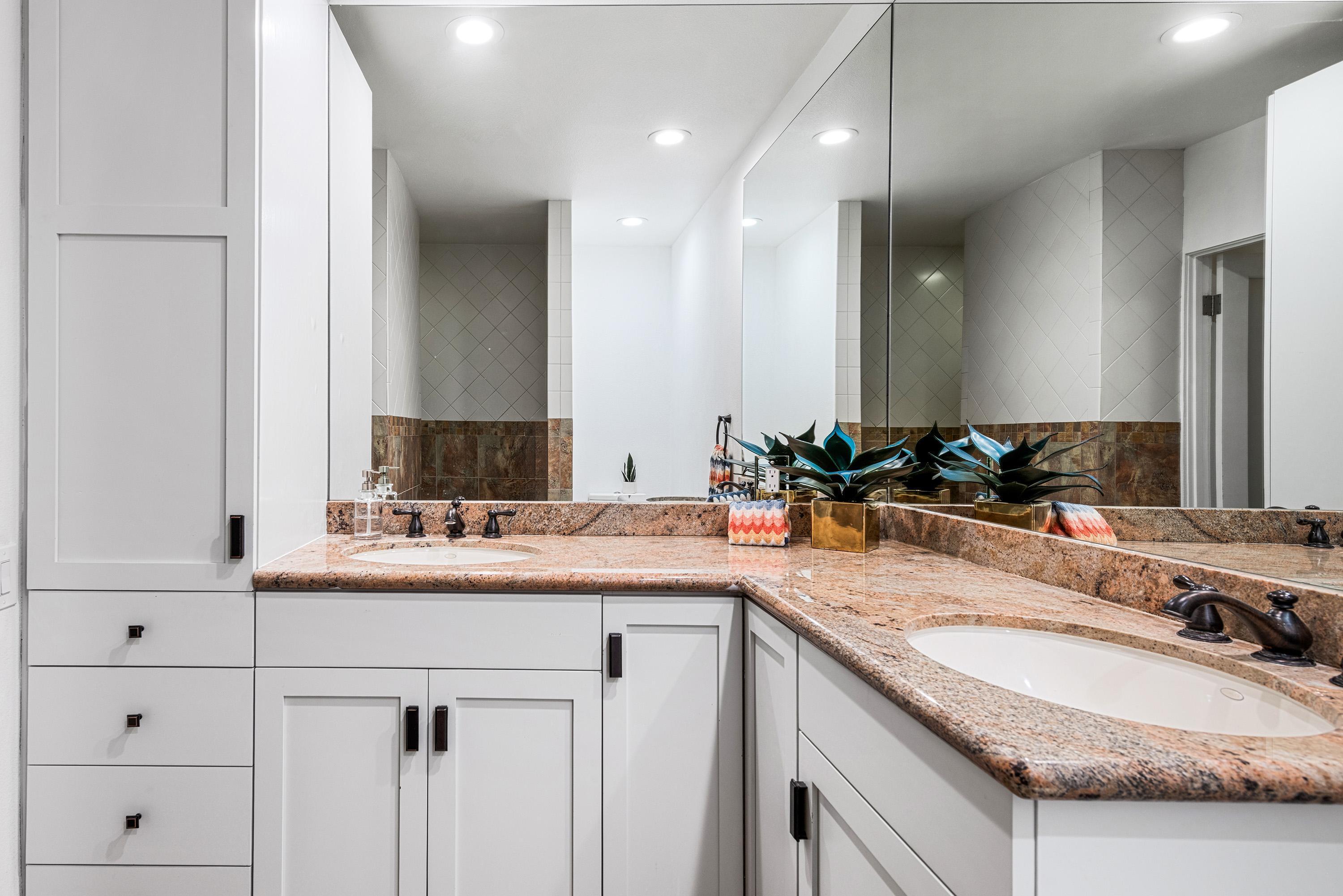 500 West Arenas Road, Unit 4 Palm Springs, CA 92262 - Photo 7 of 40 3632