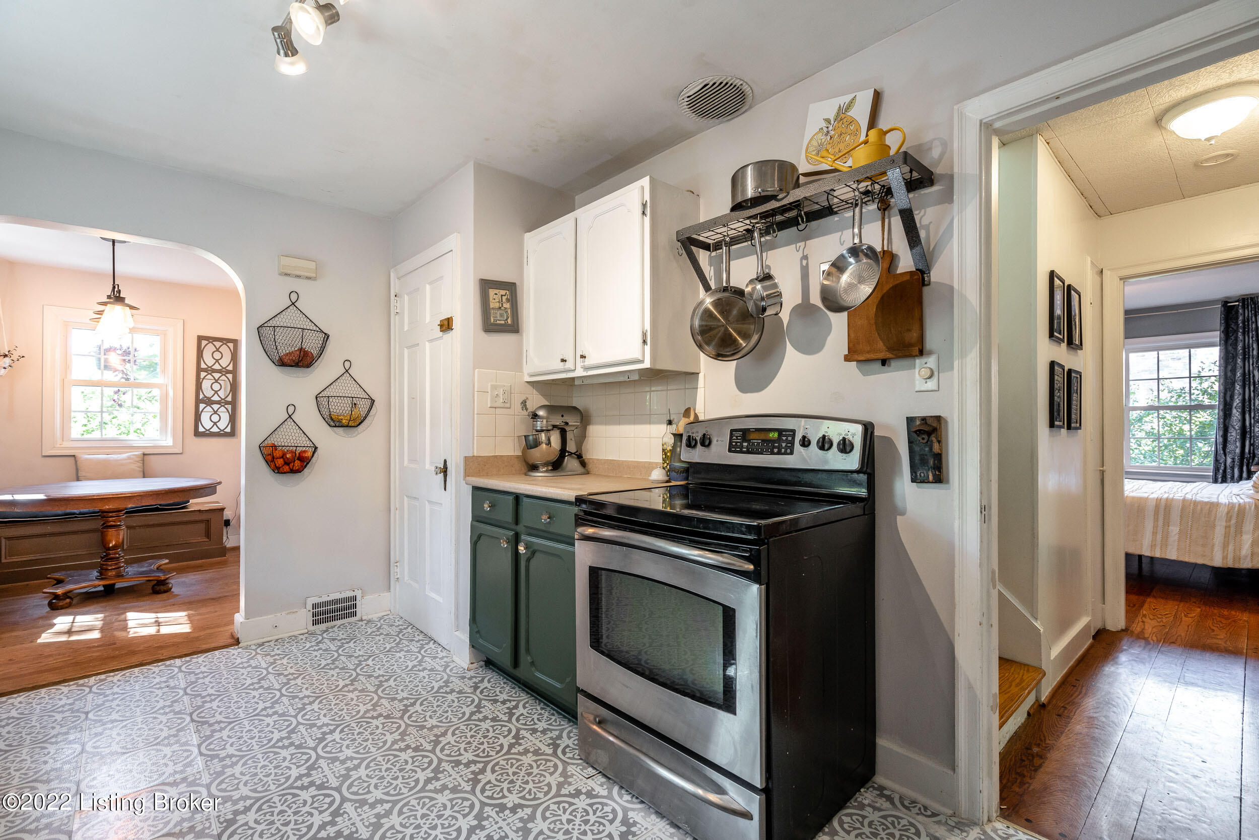 1815 Gresham Road Louisville, KY 40205 - Photo 20 of 58 1815 Gresham Rd-030