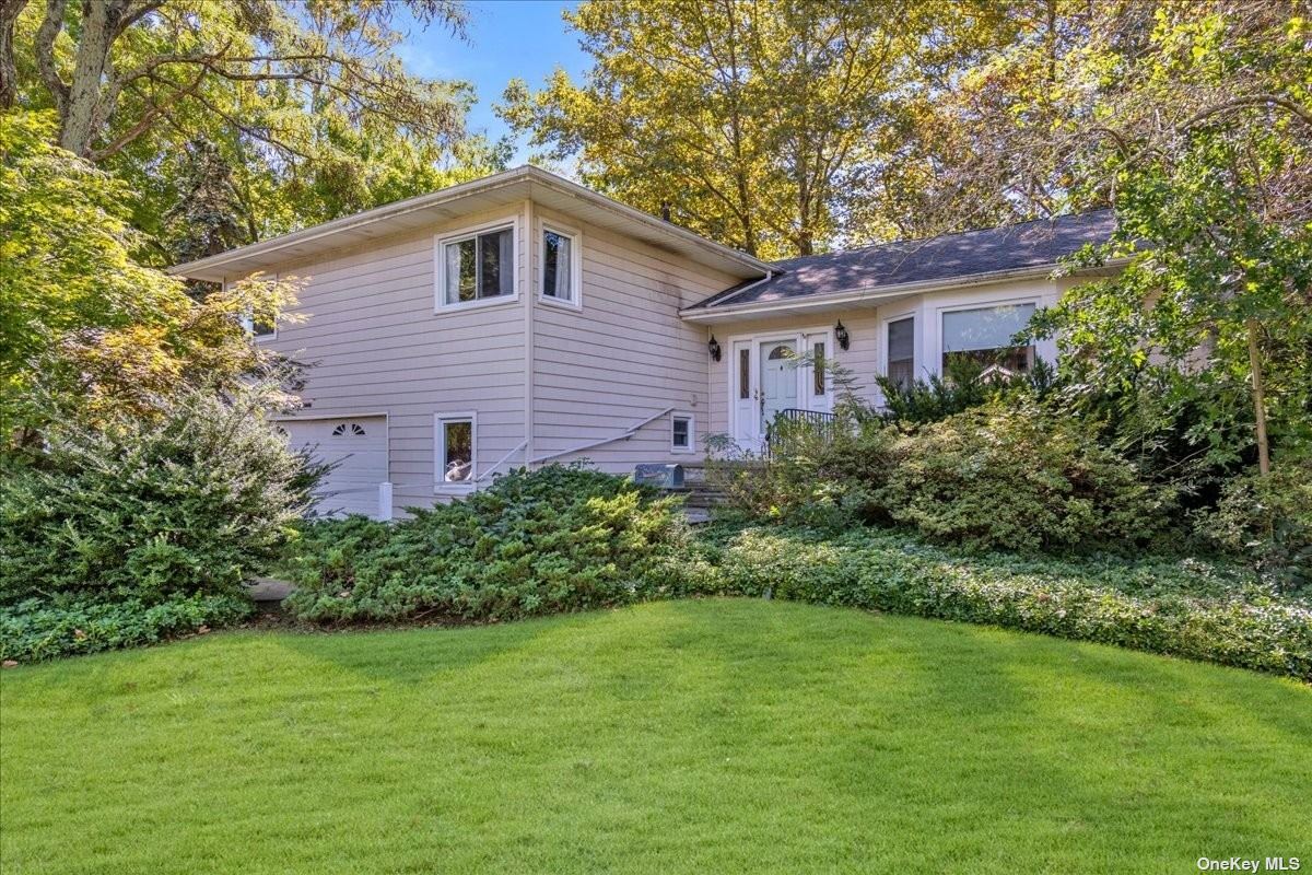 14 Teakwood Lane, Roslyn, NY 11576 Compass