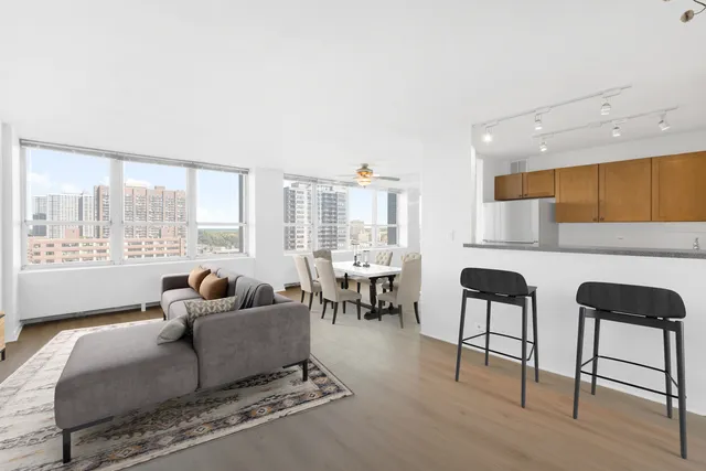 $2,450 | 655 West Irving Park Road, Unit 1114, Chicago, IL 60613