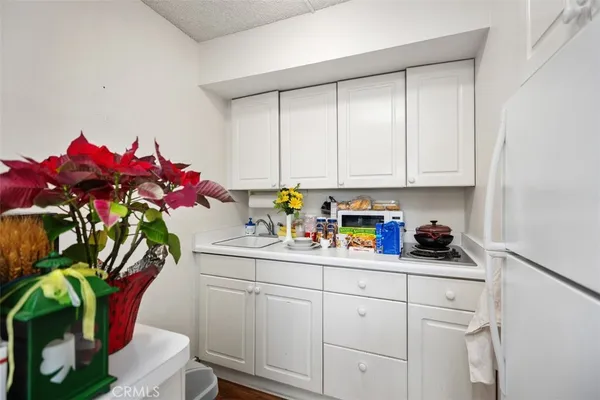 $114,000 | 24055 Paseo Del Lago, Unit 411, Laguna Woods, CA 92637