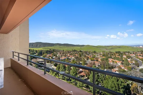 $114,000 | 24055 Paseo Del Lago, Unit 411, Laguna Woods, CA 92637