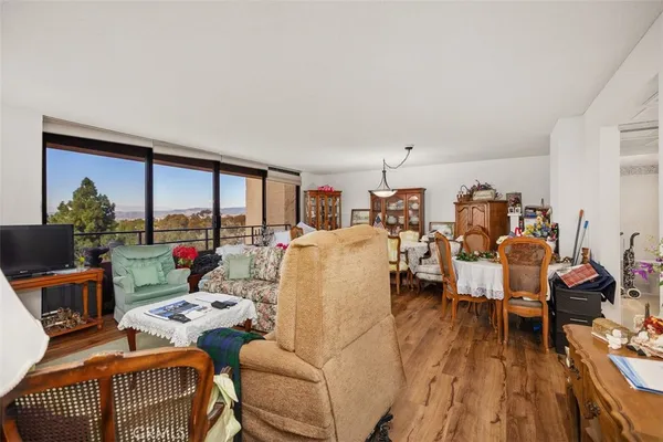 $114,000 | 24055 Paseo Del Lago, Unit 411, Laguna Woods, CA 92637