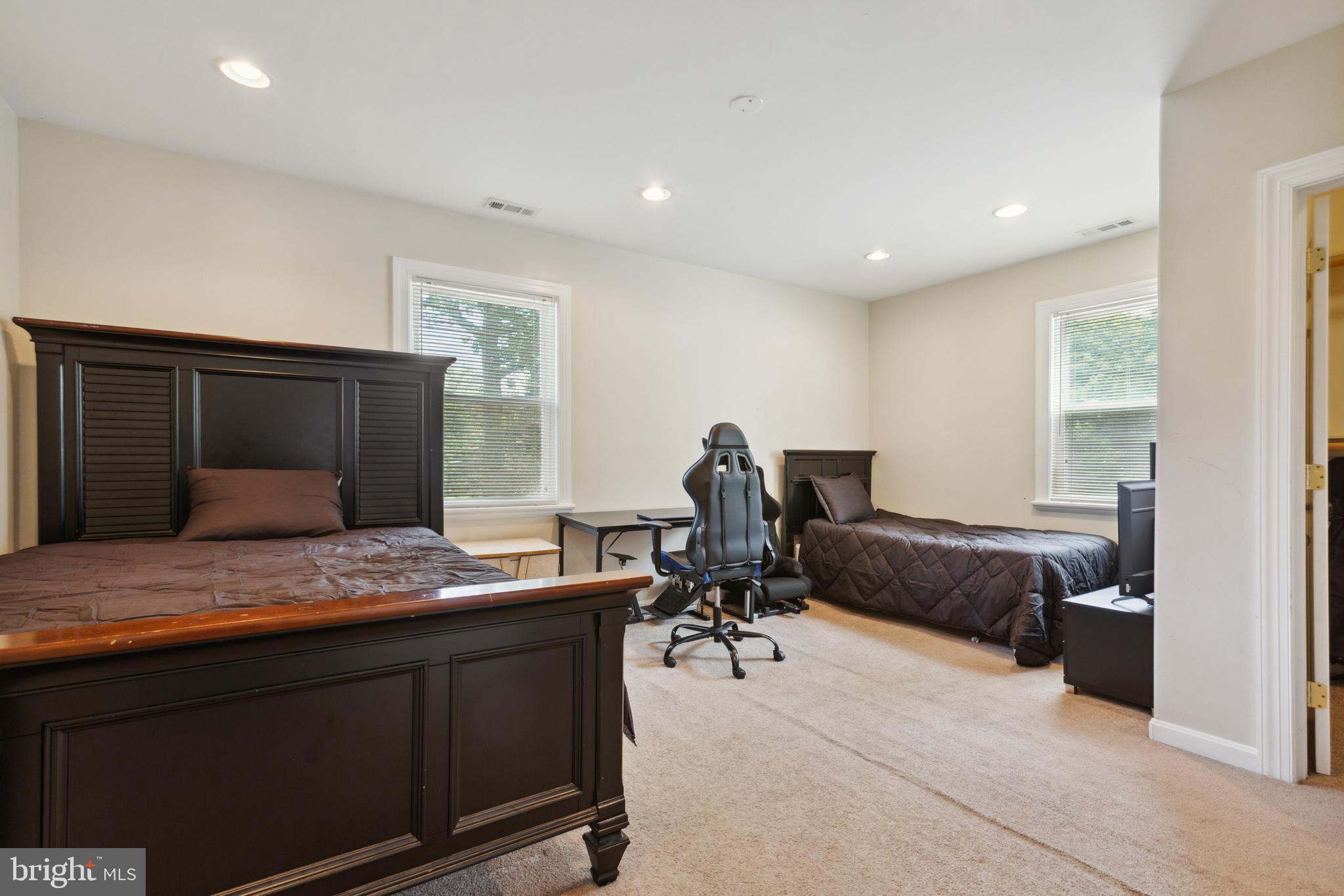 8105 Woodyard Road Clinton, MD 20735 - Photo 32 of 41 3rd Bedroom