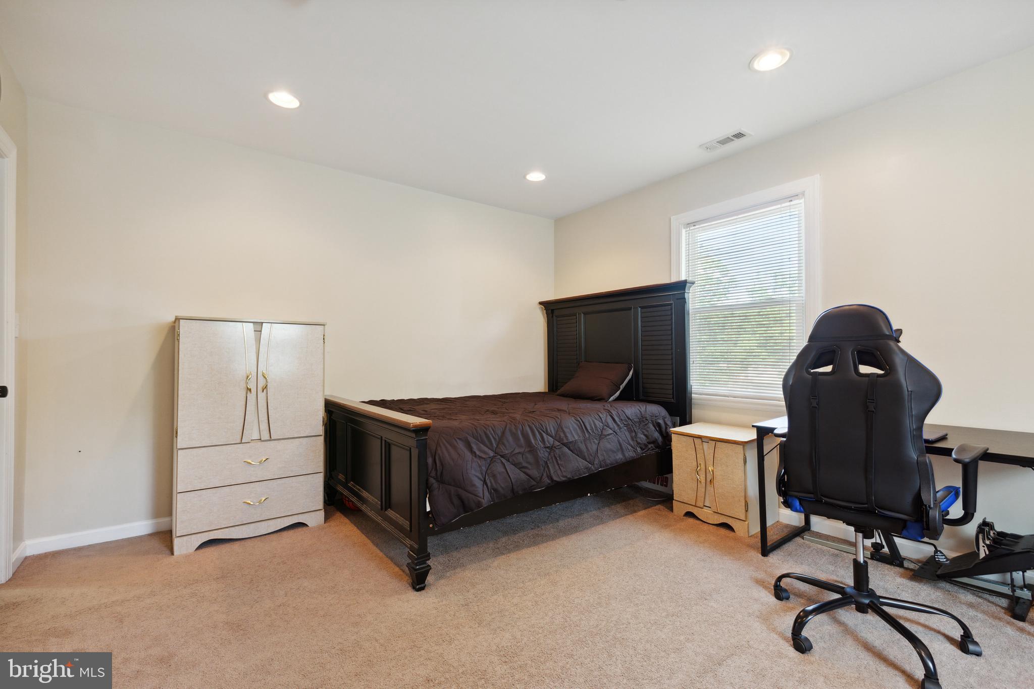8105 Woodyard Road Clinton, MD 20735 - Photo 34 of 41 3rd Bedroom