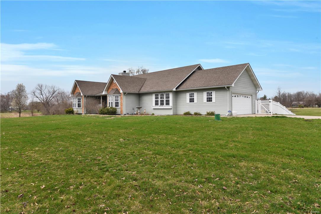 5323 Hazel Road Edwardsville, IL 62025 - Photo 2 of 63