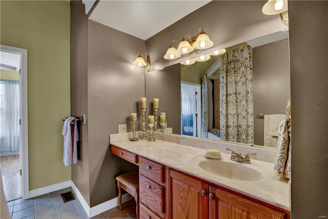 5323 Hazel Road Edwardsville, IL 62025 - Photo 19 of 63