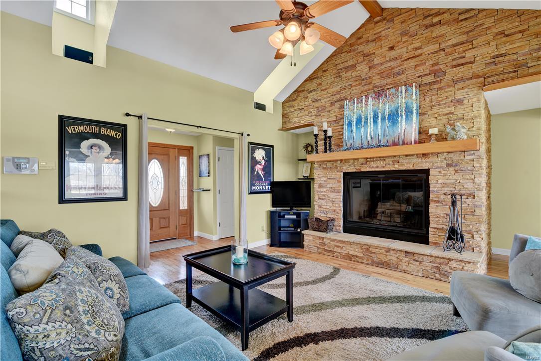 5323 Hazel Road Edwardsville, IL 62025 - Photo 5 of 63