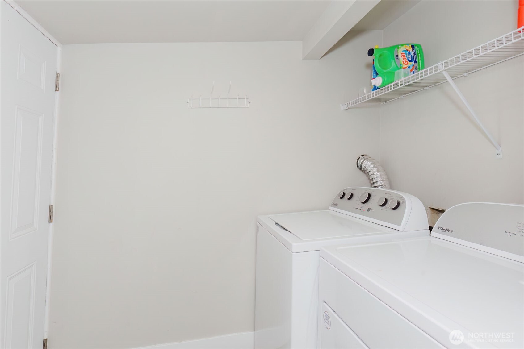 2824 Robin Avenue Bremerton, WA 98310 - Photo 29 of 31 a utility room with dryer and washer
