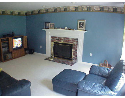 12 Cadman Road Mendon, MA 01756 - Photo 4 of 18 Gallery Image 4