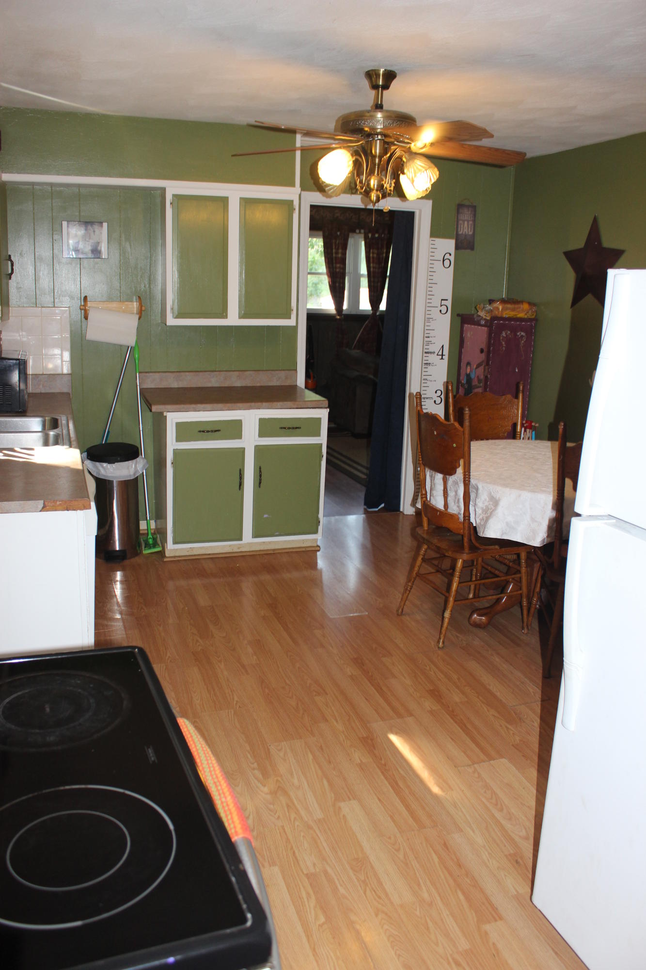 3540 Leffel Road Roanoke, VA 24018 - Photo 8 of 23 Kitchen