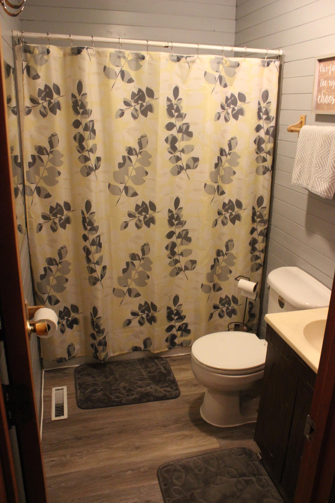 3540 Leffel Road Roanoke, VA 24018 - Photo 9 of 23 Full Bath