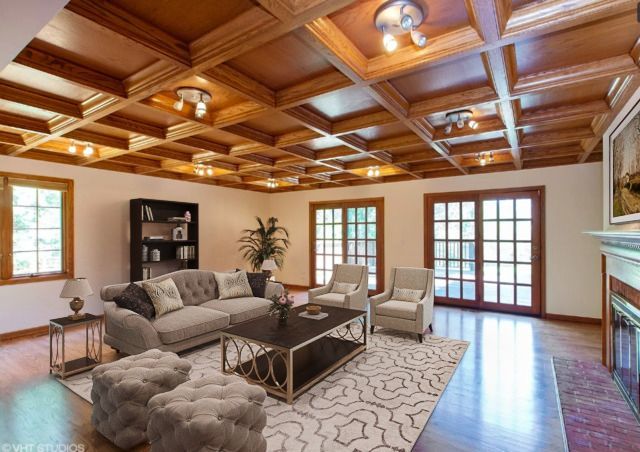1551 Edgewood Road Lake Forest, IL 60045 - Photo 3 of 16 a living room with furniture and wooden floor