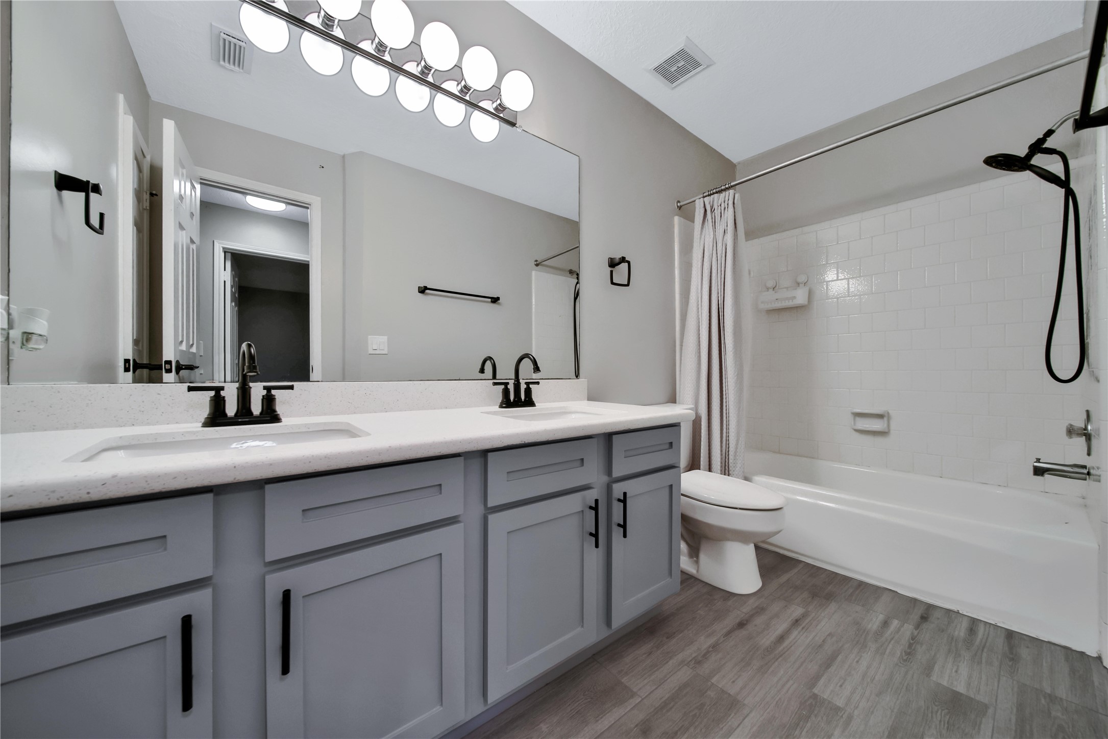 11 Windledge Place Spring, TX 77381 - Photo 25 of 36