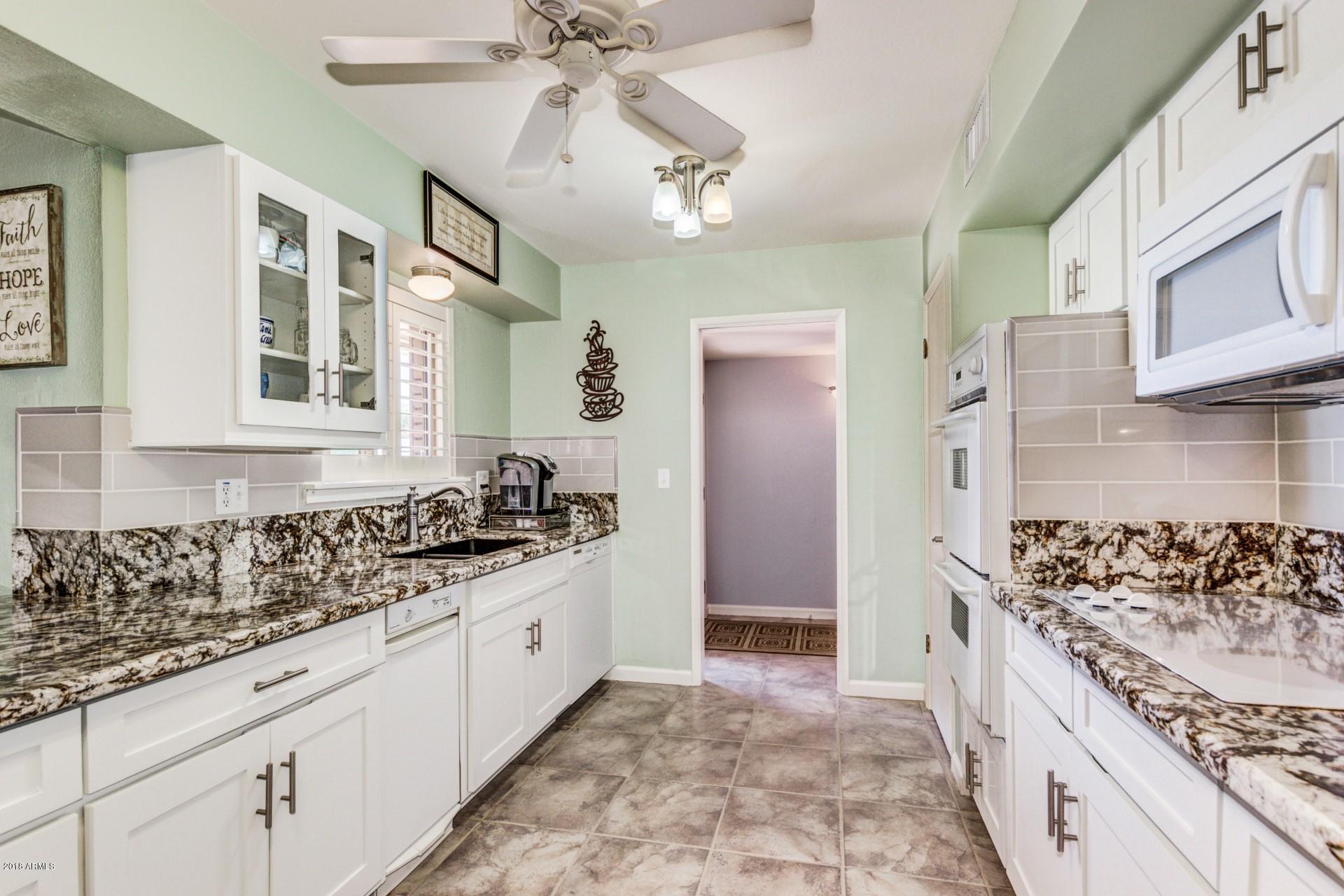 10860 West Hatcher Road Sun City, AZ 85351 - Photo 13 of 29 Hatcher - 10860 (13)